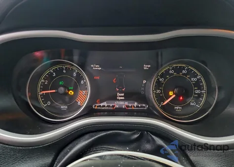 2014 Jeep Cherokee Trailhawk z USA, uszkodzony, nr VIN 1C4PJMBS2EW267887